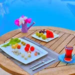 Hotel Linda Class - Boutique Class
