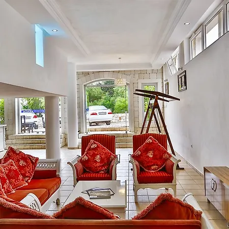 Linda Class - Boutique Class Hotel